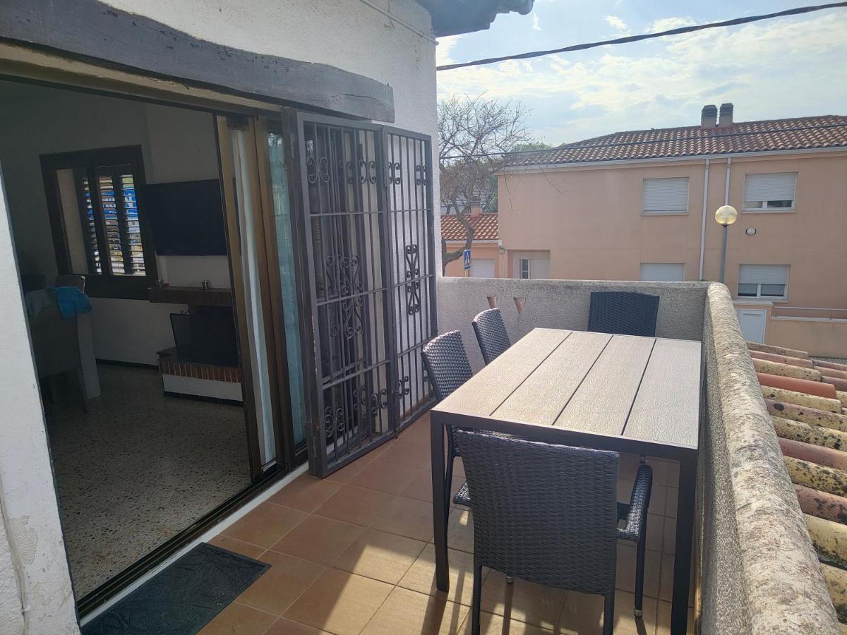 Сasa de vacaciones Casa Con 2 Plantas, Barbacoa, Chill Out, Piscina Y Jardin *